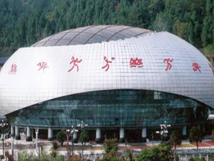 霸州体育中心球形网架加工安装